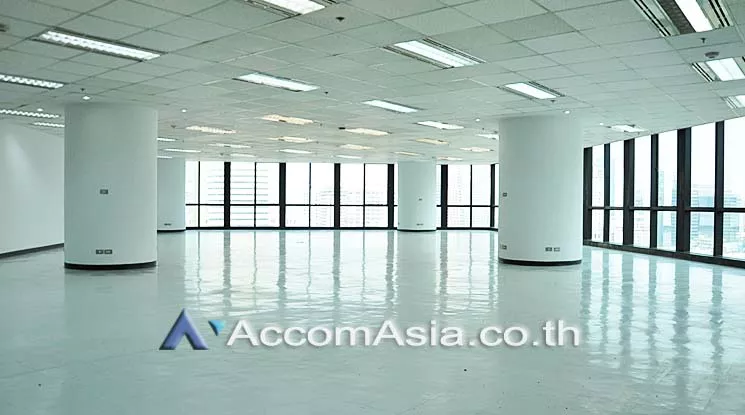  2  Office Space For Rent in Silom ,Bangkok BTS Sala Daeng - MRT Silom at United Center AA10403